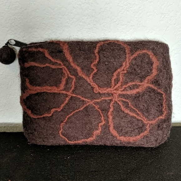 💕Rising Tide brown felted clutch - Picture 2 of 3